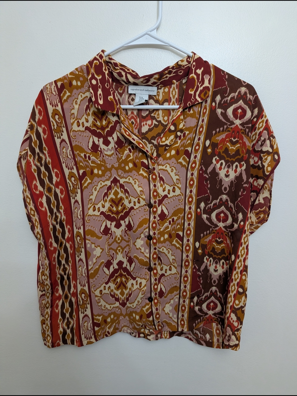cupcakes & cashmere Multicolor Ikat-Print Short Sleeve Button-Down Size Medium
